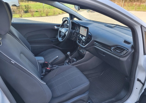 Ford Fiesta cena 36900 przebieg: 61500, rok produkcji 2018 z Brzostek małe 667